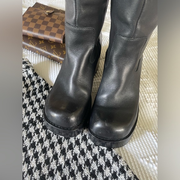 FRYE | Black Dorian Platform Boots - Picture 4 of 8